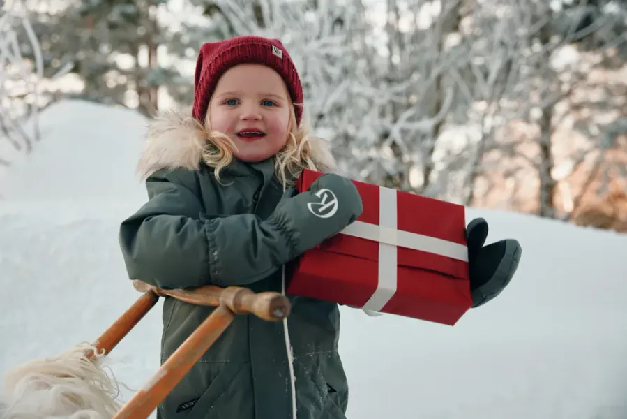 Gullkorn design,  nisselue ull dyp rød